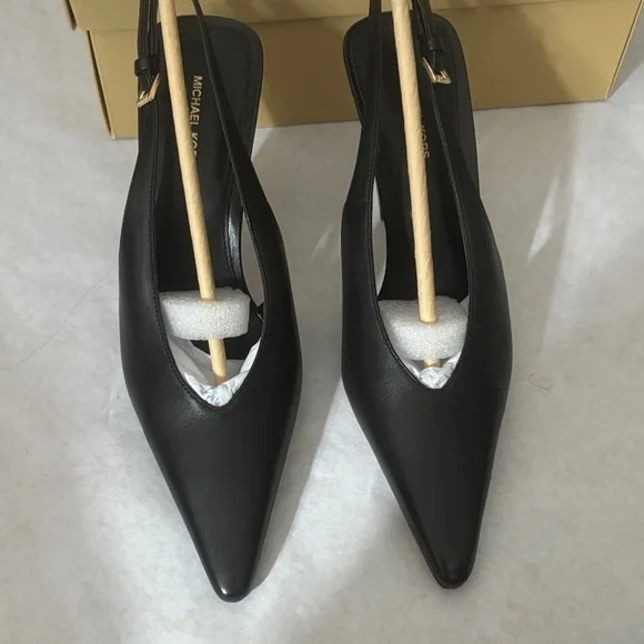 MICHAEL MICHAEL KORS
Electra Leather Slingback Pump Size 6 NEW - Picture 2 of 6